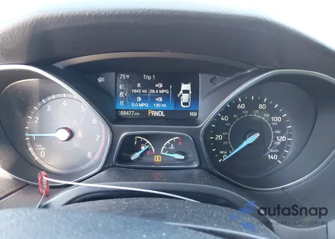 2018 Ford Focus Se z USA, uszkodzony, nr VIN 1FADP3K2XJL259324